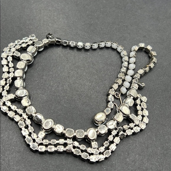WOW! Vintage Weiss milk glass rhinestone necklace - Picture 6 of 7